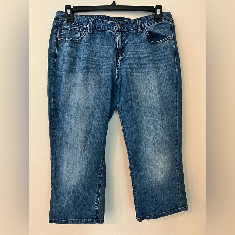 Classic Blue Women's Capri Jeans